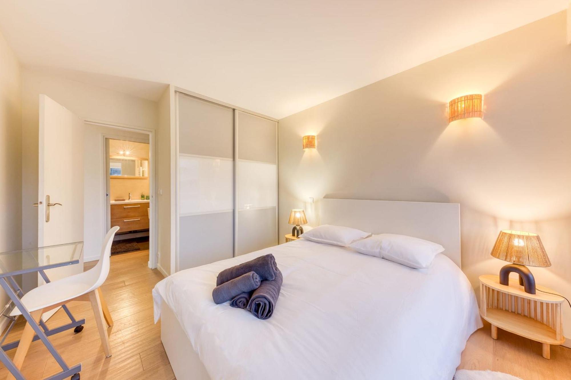 Grand Appartement Spacieux - Proche Paris Sevres Exterior photo